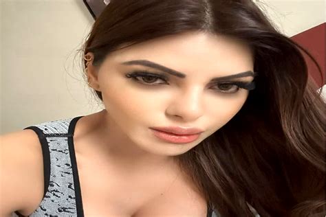 Actress Sherlyn Chopra Full Nude Latest Video